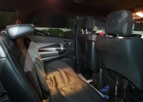 2018 Dodge Durango Gt z USA, uszkodzony, nr VIN 271060